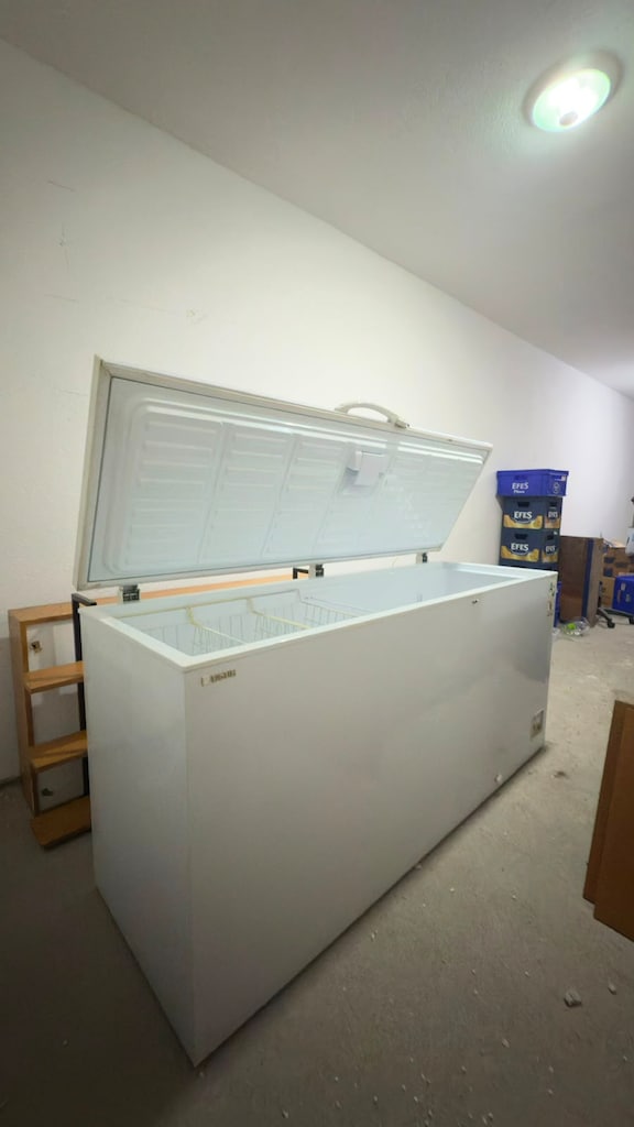 UĞUR SANDIK TİPİ YATAY DERİN DONDURUCU 553 LT - 4