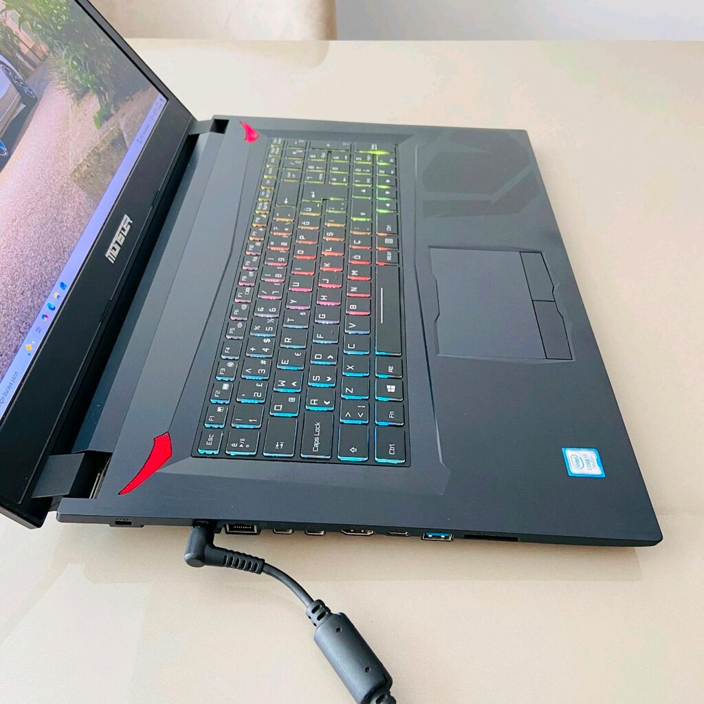 Monster Tulpar T7 Gaming i7 7700HQ Samsung m2 SSD 512GB RAM 16GB - 8