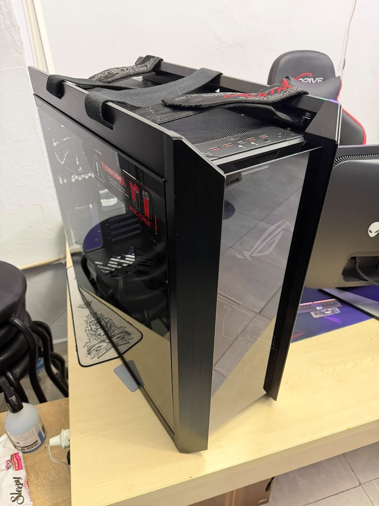 Asus ROG Strix Helios GX601 Powersiz Bos Kasa - 4