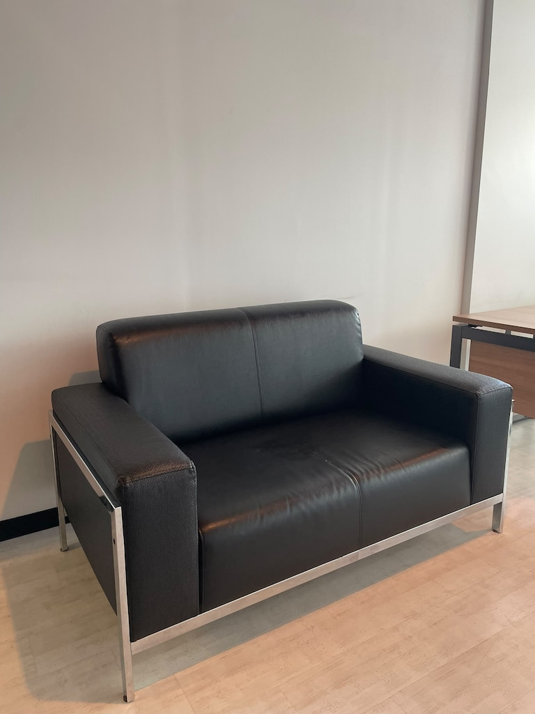 KLAS OFİS ÜSKÜDAR 150X80 DOXA İKİLİ DERİ BEKLEME KOLTUĞU İKİNCİ EL - 2