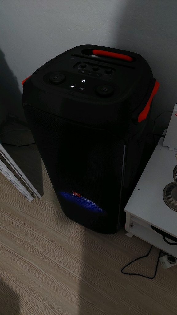JBL 710 partybox (Kutulu faturalı garantili) - 6