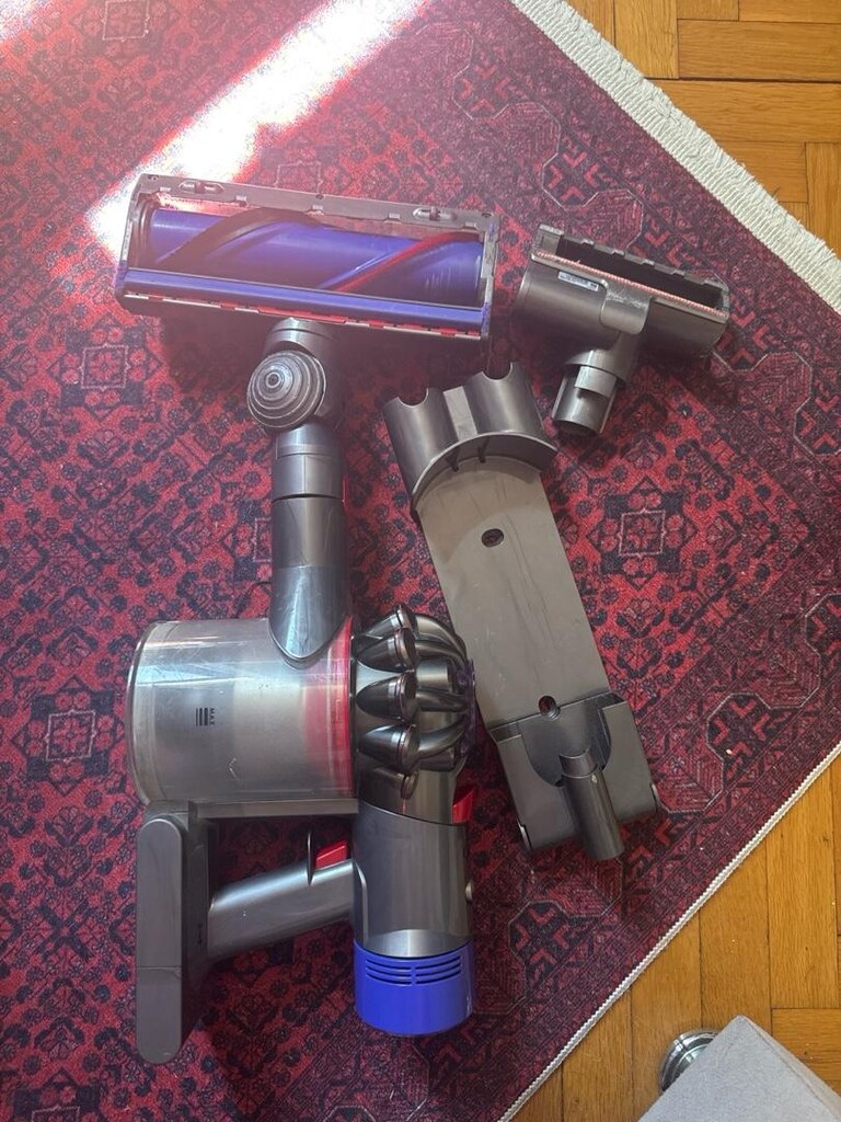 Dyson V8 - 3