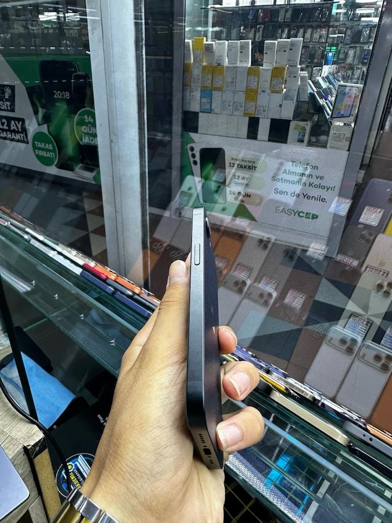 Atlas teknolojiden acil satılık ıPhone 17e TÜRKİYE 23 ay garantili - 2