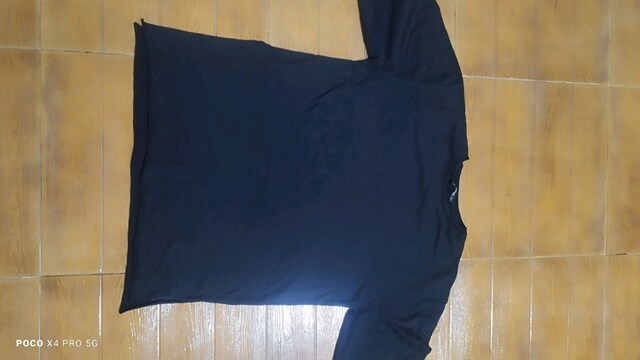 #Addax tshirt Kolu geniş ve biraz uzundur..Kadın erkek giyer..
