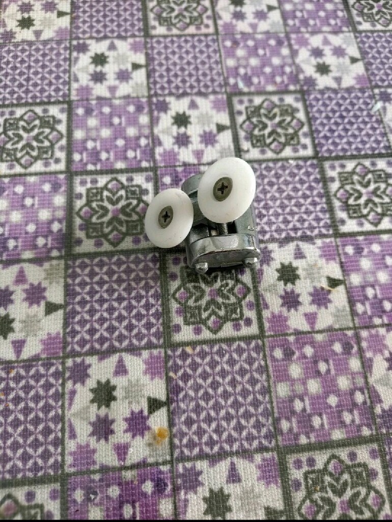 duşa kabin tekerleği 11 adet ve açma kolu - 9