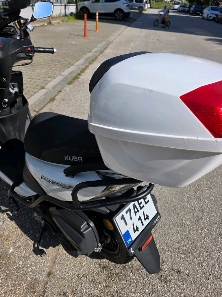 Temiz düşük km Kuba pesaro125xmax - 17