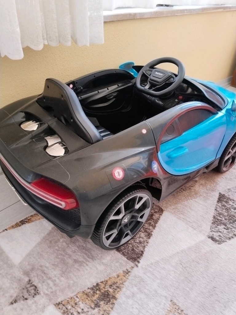 Bugatti Akülü Araba - 2