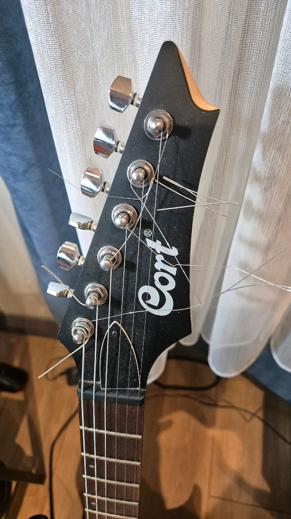 Cort X-100 - 4