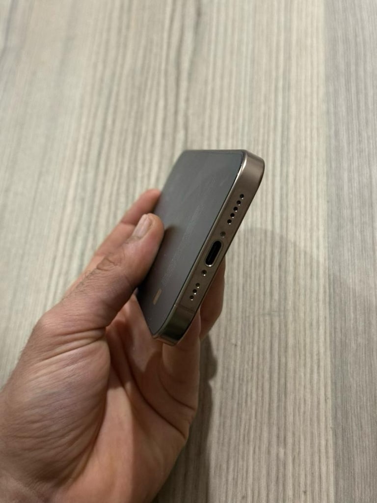 İPHONE 16 PRO - 4