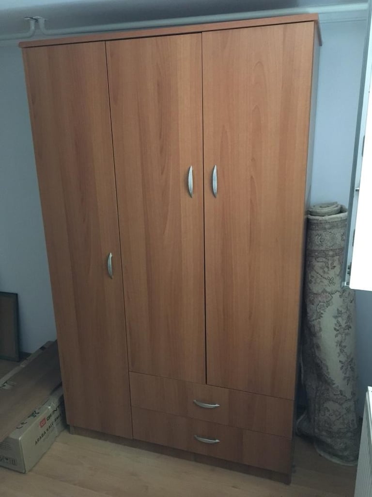 Bahçe katından ( giriş katından )teslim Çok Sağlam 3 Kapılı Gardırop - 3