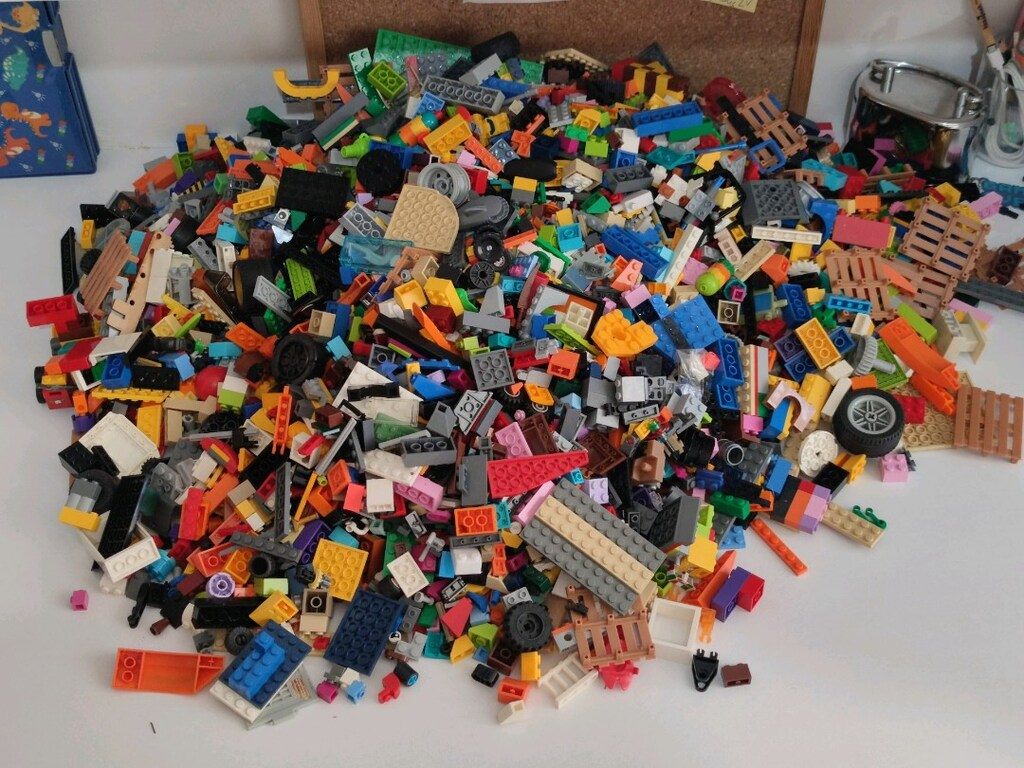 3 dev LEGO seti - 4