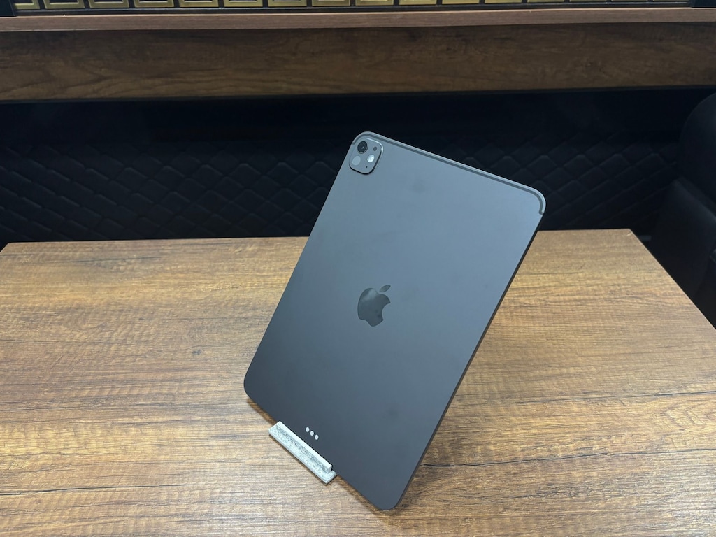 Apple iPad Pro M5 Wi-Fi 256 GB 11" MDWK4TU/A Uzay Siyahı Tablet - 3