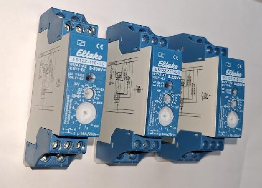 ELTAKO ES12Z-110-UC Merkezi kontrol rolesi 3 adet . ROLE1 - 2