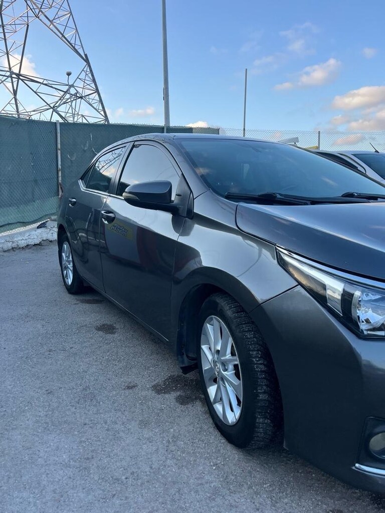 TOYOTA COROLLA 2015 - 4