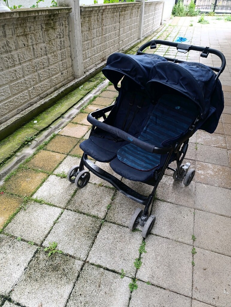 iki bebek Arabası - 2