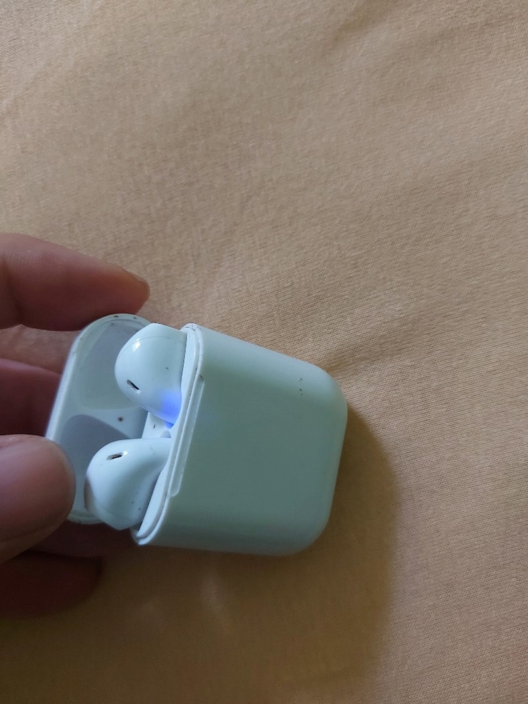 3 adet kulaklik 2 tek biri çift taraf calisiyor hepsi 500 tl - 7