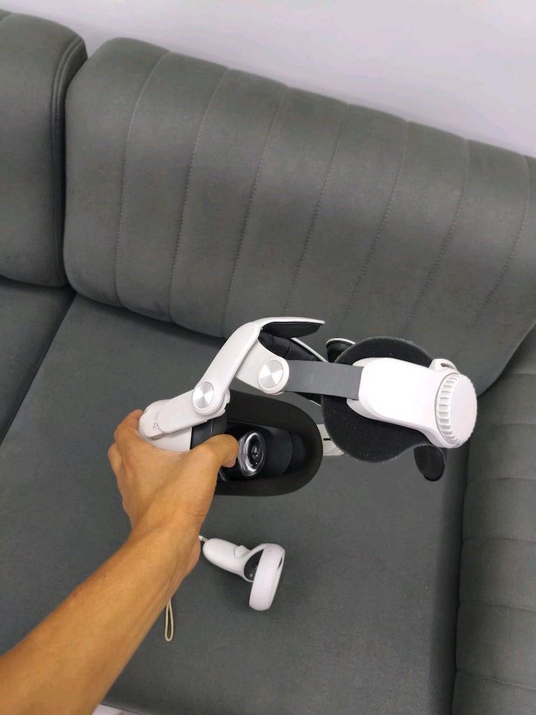 Meta Quest 2 VR - 3