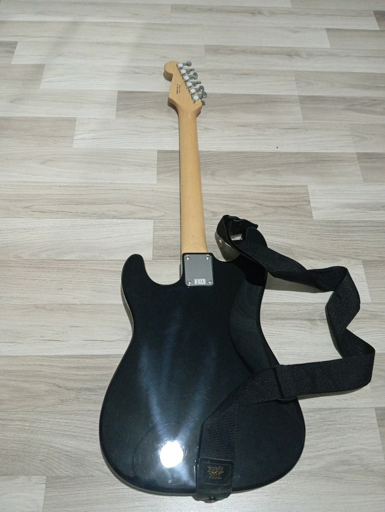 Elektro gitar squier ve marshall amfi - 4