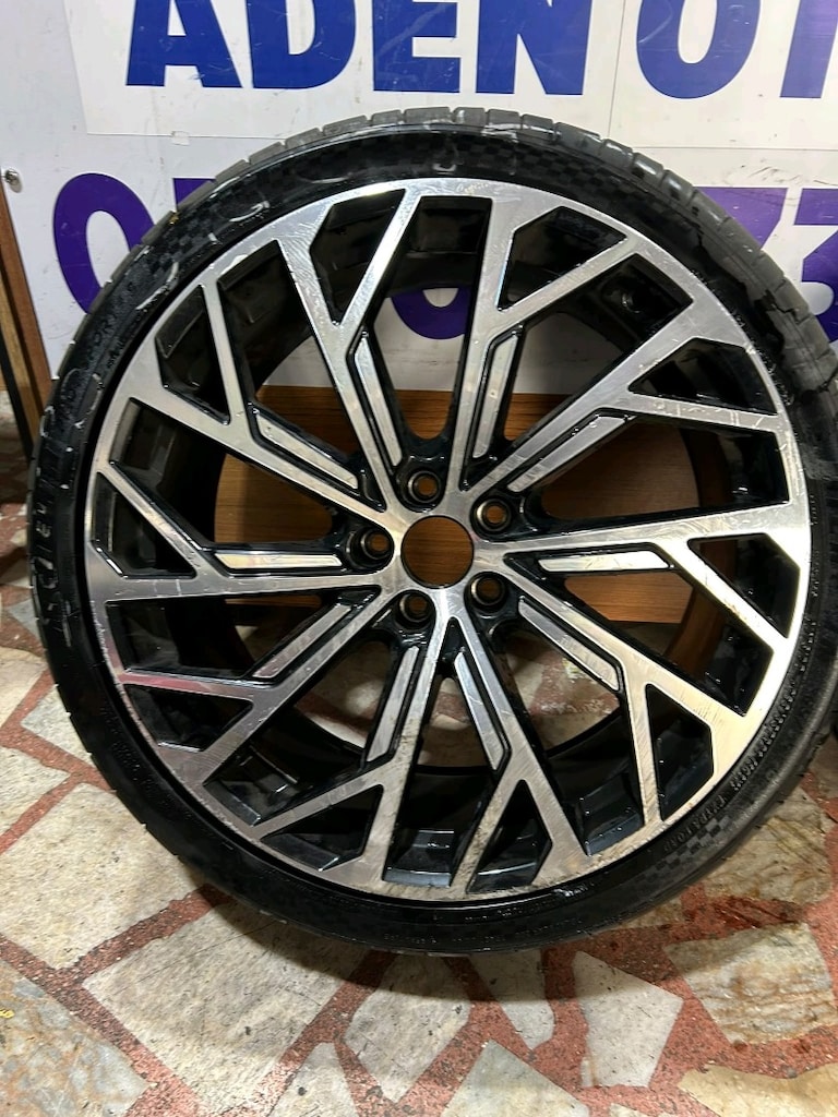 AUDI A8 21 JANT - 2