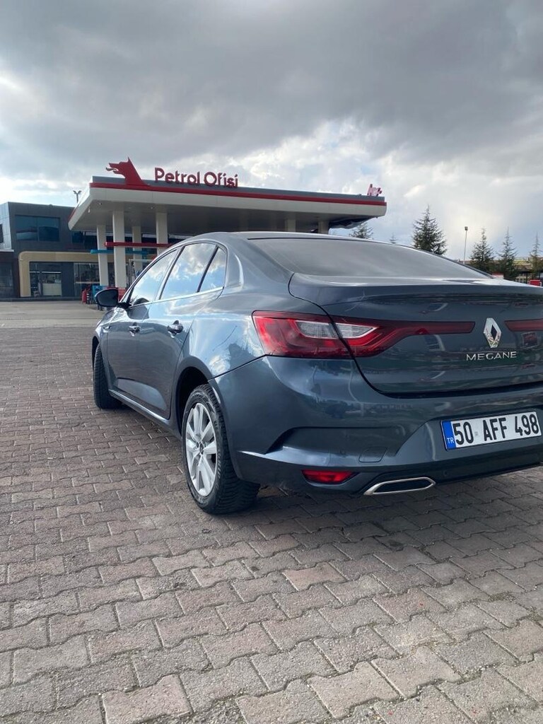 RENAULT MEGANE 1.3 TCE - 5