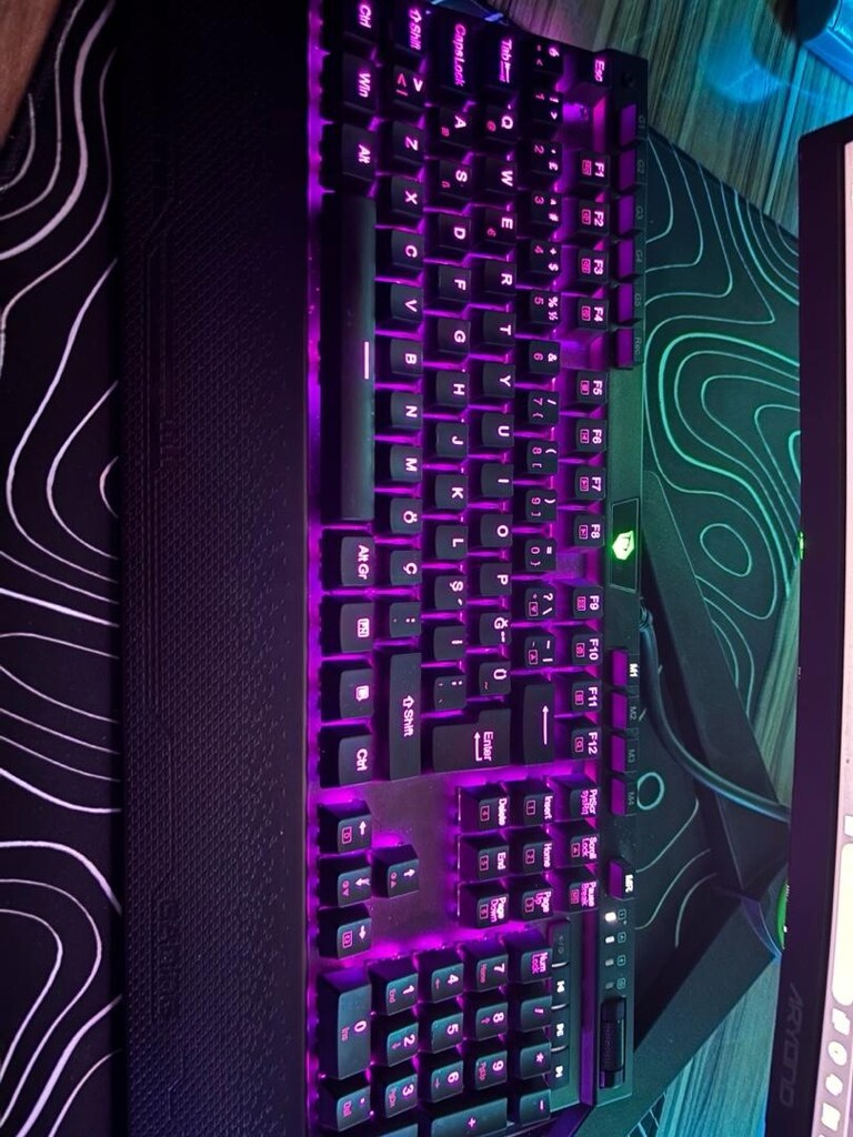 OYUNCU BİLGİSAYARI FULL SİSTEM RTX 4060 180Hz Monitör Oyuncu koltuğu - 4