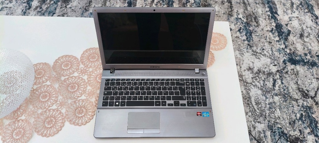SAMSUNG ULTRABOOK GAMİNG_ İ5 _8GN RAM_2GB AMD EK_128 SSD_METAL KASA - 5