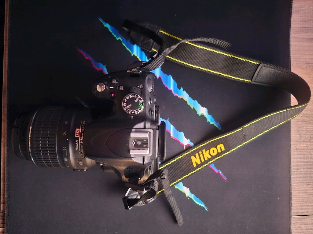 Nikon D5100 18-55 VR 16.2MP 3" - 5