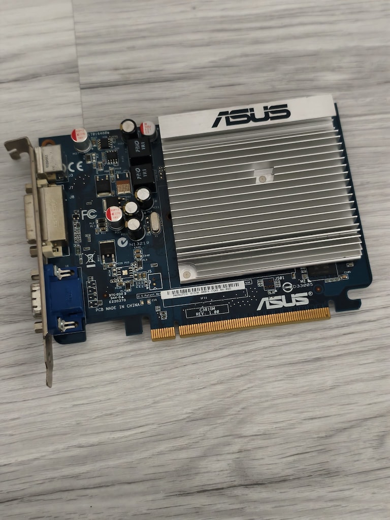 ASUS 1GB EKRAN KARTI - 7