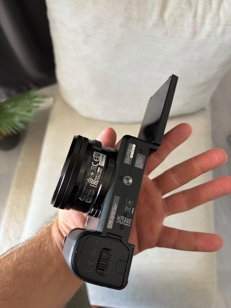 Sıfır Ayarında Sony ZV-E10 Kamera - 2
