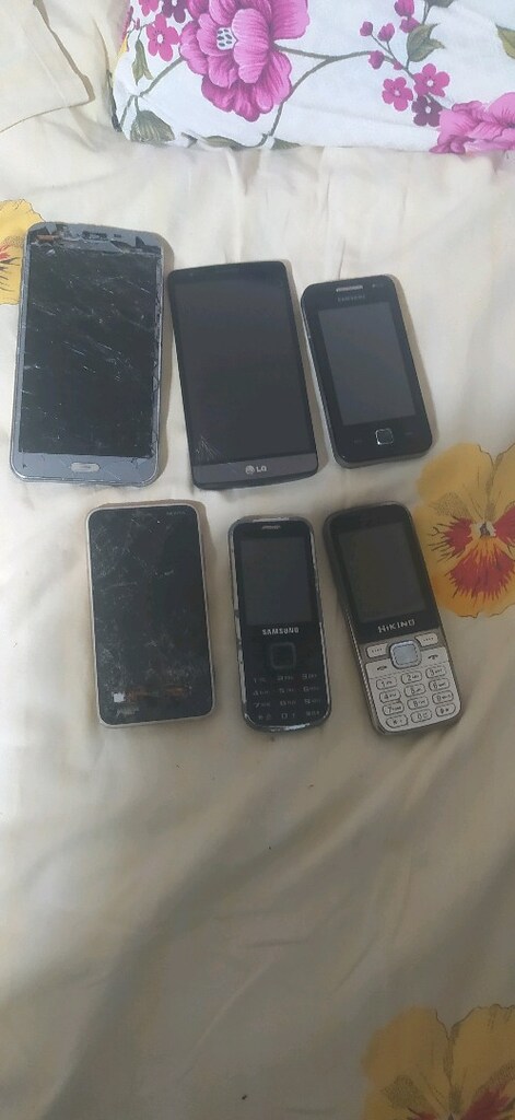 6 adet Telefon - 5