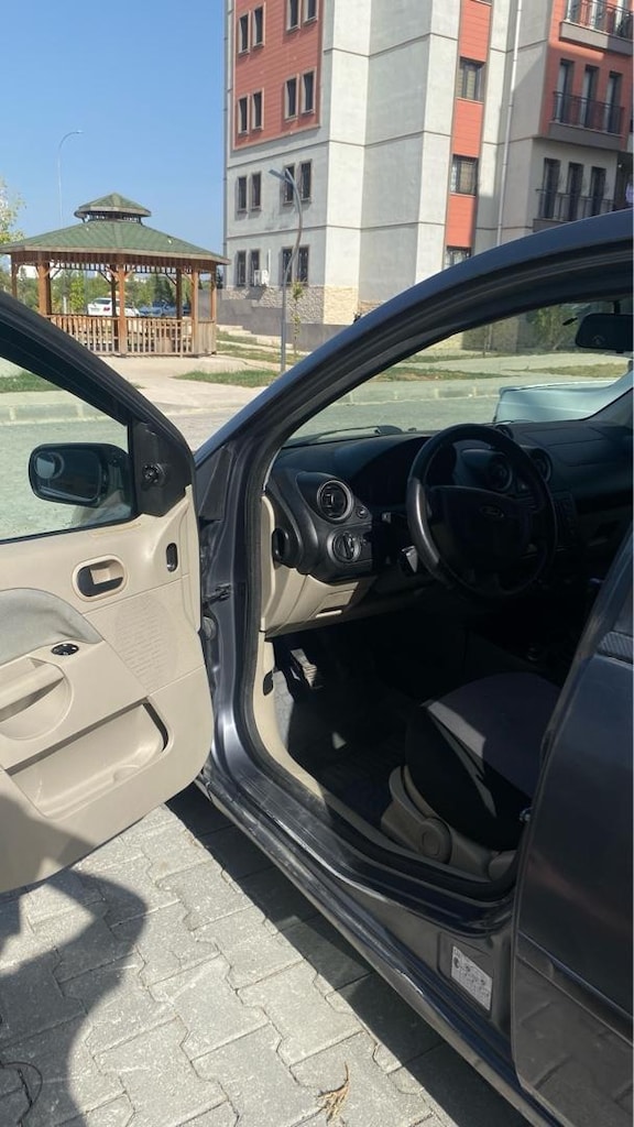 Ford fiesta 1.4 lpg - 14
