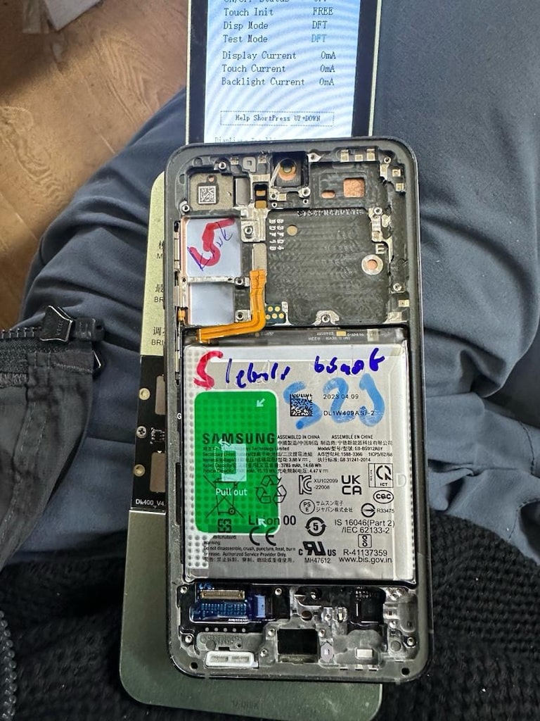 Samsung s23 lekeli ekran - 4