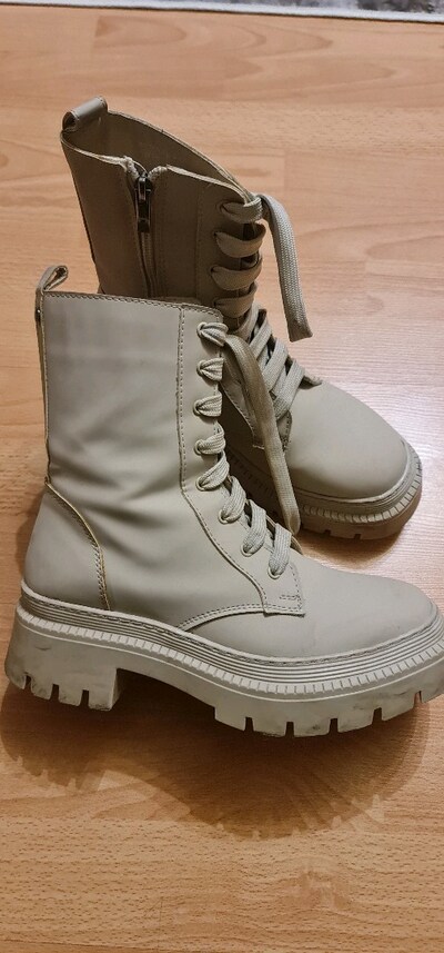 Nine West kadın bot