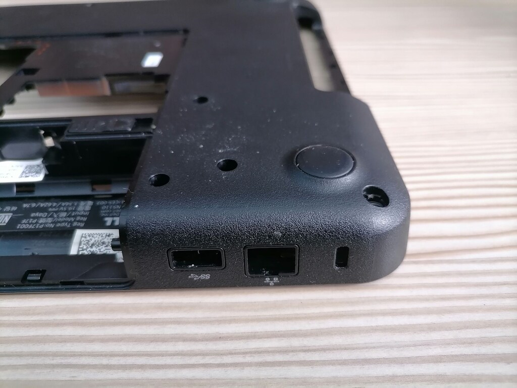 Dell 5110 Alt kasa kusurlu - 10