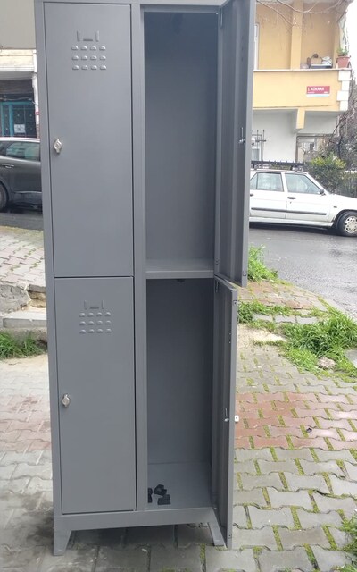 İMALATTAN 4 BÖLMELİ GİYİNME DOLABI