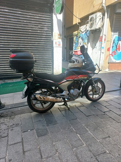 honda cbf 150. 2011 model 40.000 binde