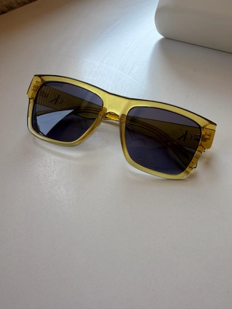 Yepyeni kutusunda Calvin Klein Unisex Güneş Gözlüğü