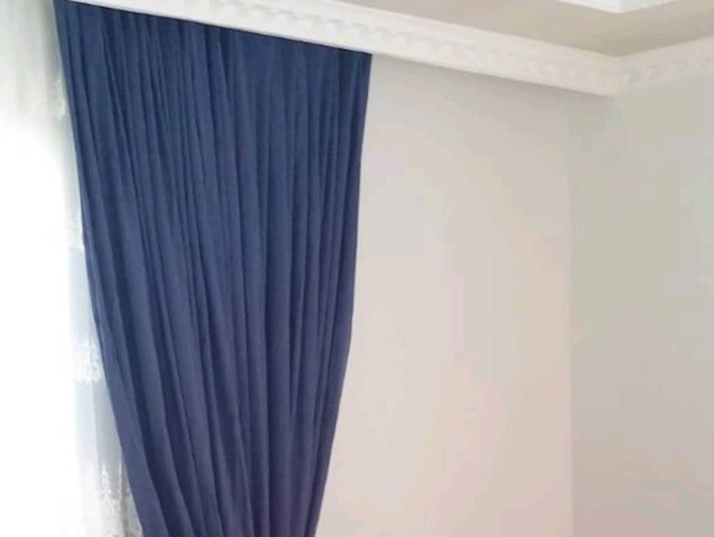 Dört tane fon perde