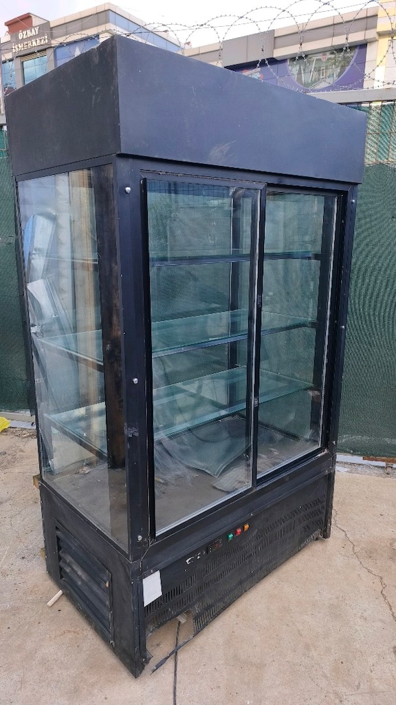 Siyah Camlı Teşhir Dolabı / Rejimat – 200x80x120 - 2