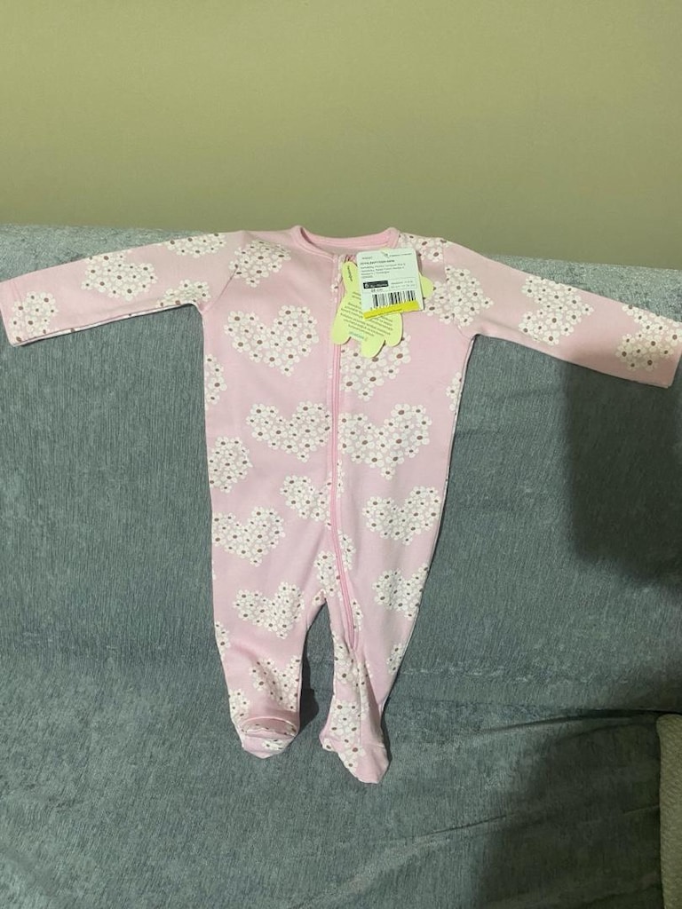Kız bebek zıbın etiketli