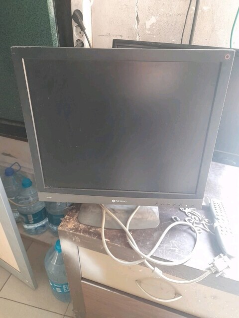 NEOVO F-419 LCD monitör ekran