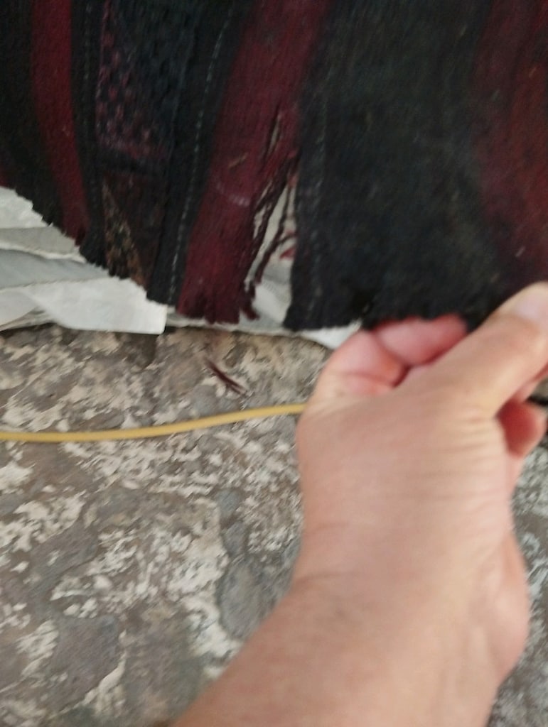 dokuma kilim. en az 50 senelik yörük çuvalı kılımı diye geçiyor e - 6