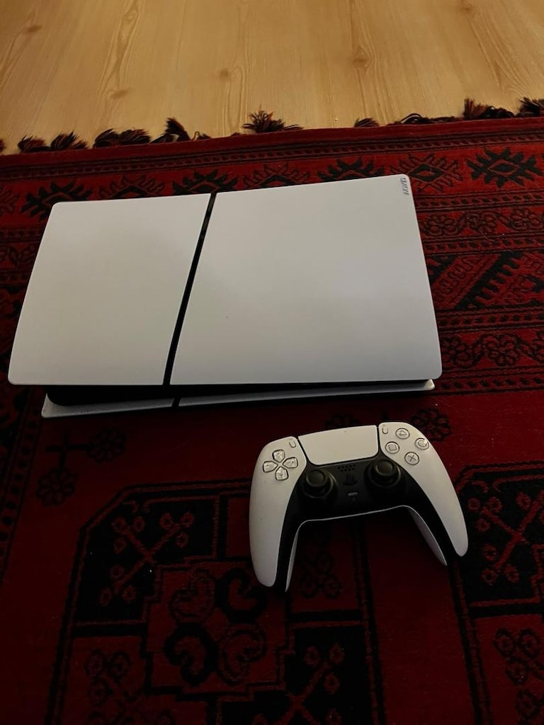 ps5 slim - 2