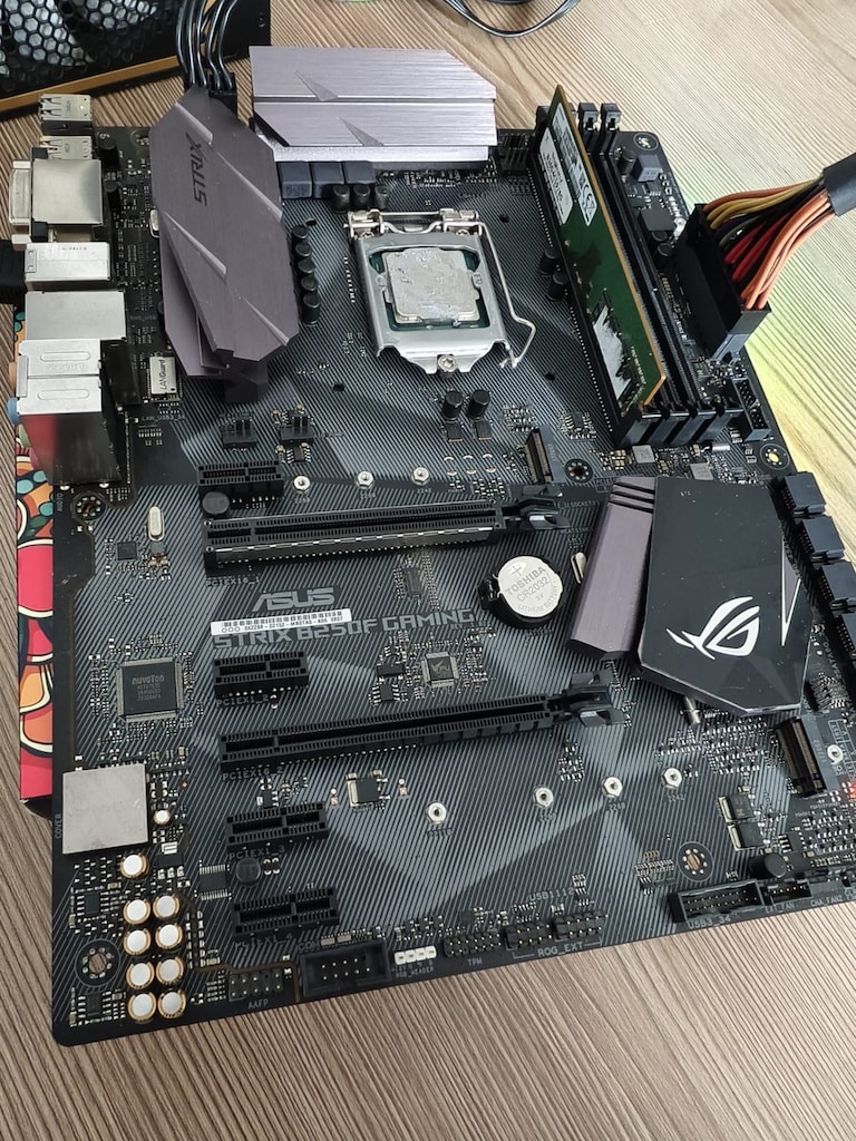 ASUS B250F GAMING - İ3 7100 - 8 GB DDR4 RAM - 11