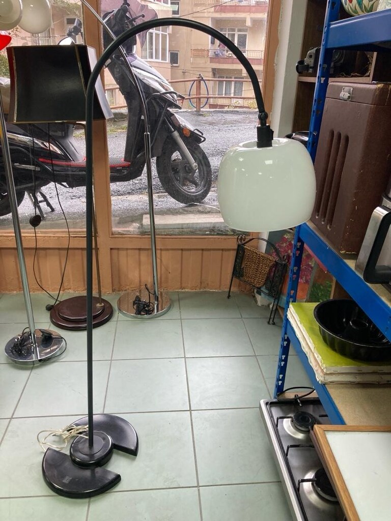 Mid-Century Lambader - 3