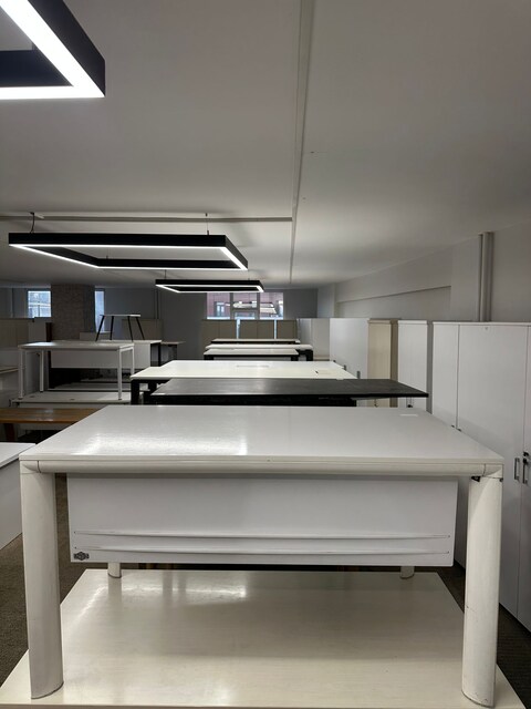 KLAS OFİS ÜSKÜDAR 140x80 BİREYSEL ÇALIŞMA MASASI İKİNCİ EL