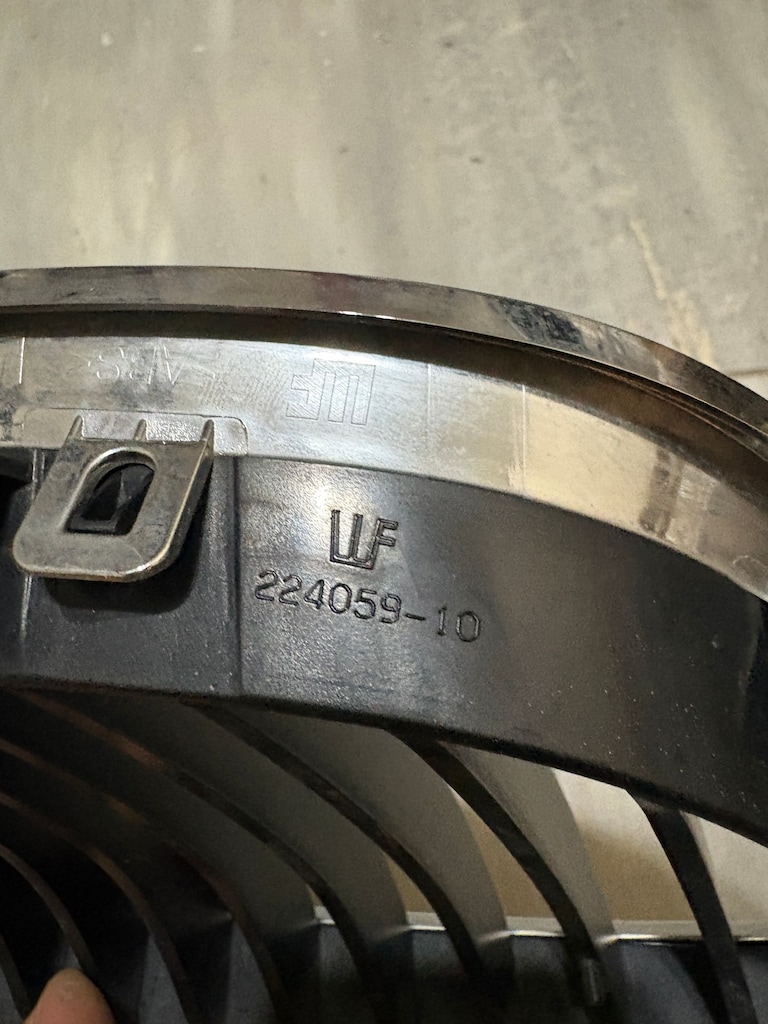bmw e90 sol ön panjur böbrek orjinal 224059-10 - 11