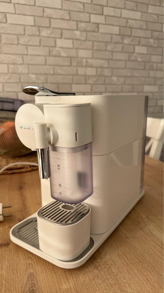 Nespresso Lattissima One Kapsül Kahve Makinesi - 3
