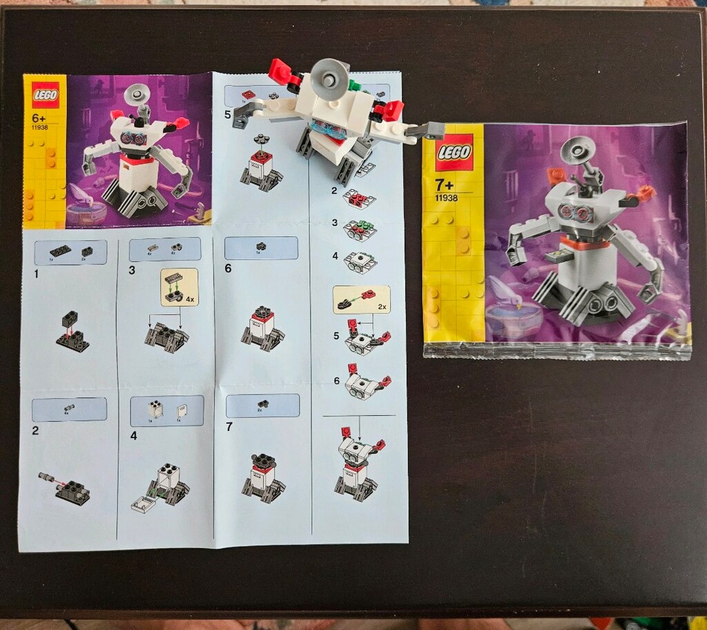 LEGO Creator 11938 Robot - 3