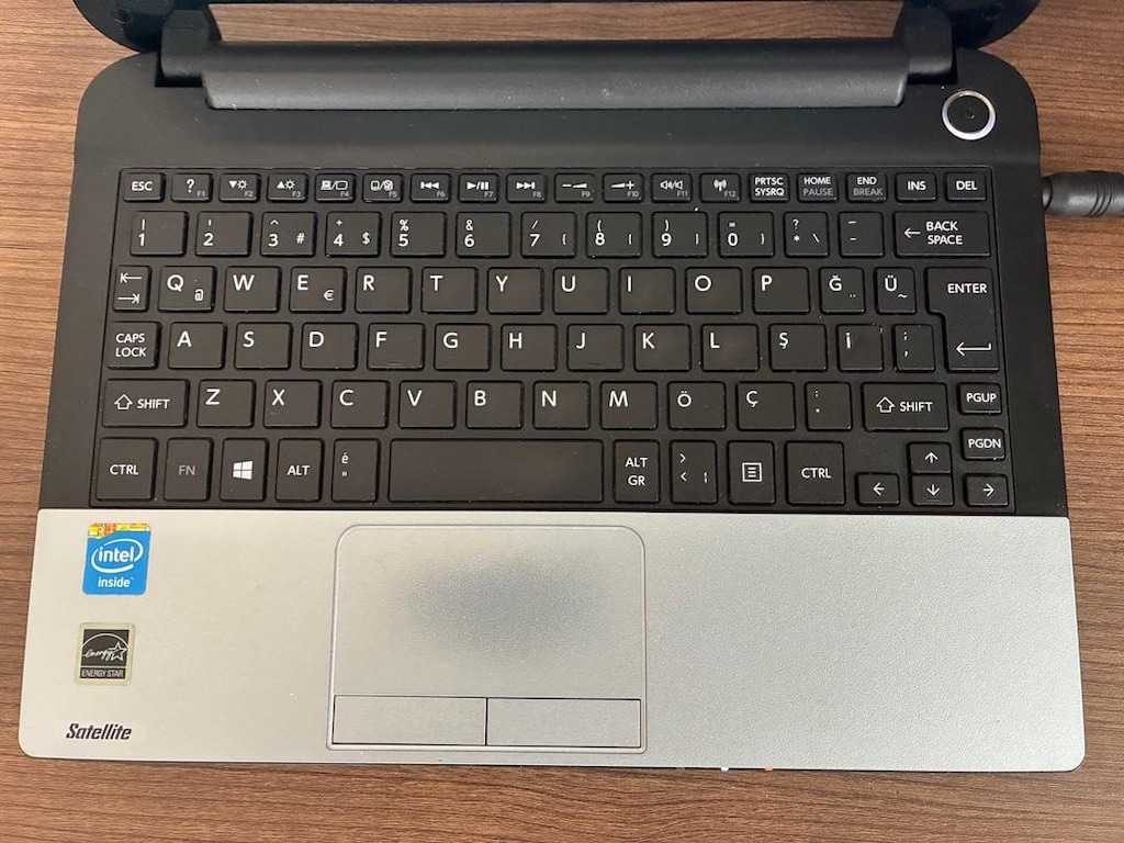 Toshiba NB10-A-10E Ultrabook - 4